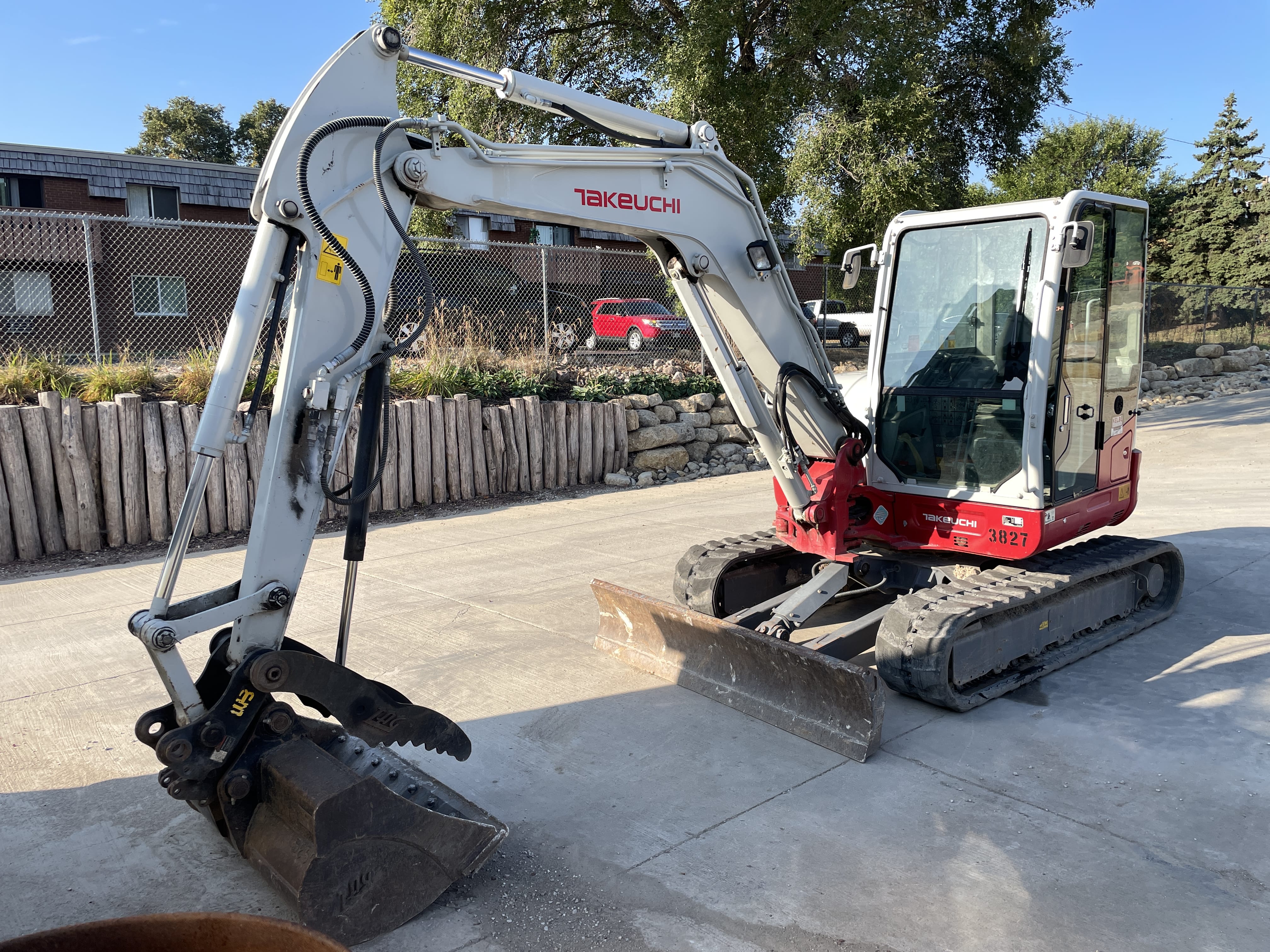 Main image Takeuchi TB260