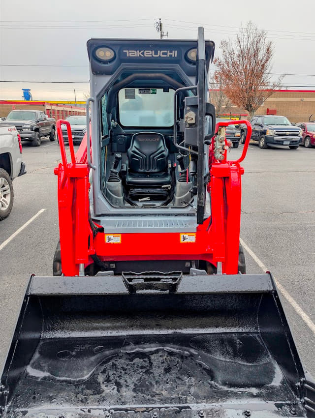 Image of Takeuchi TL6R equipment image 3