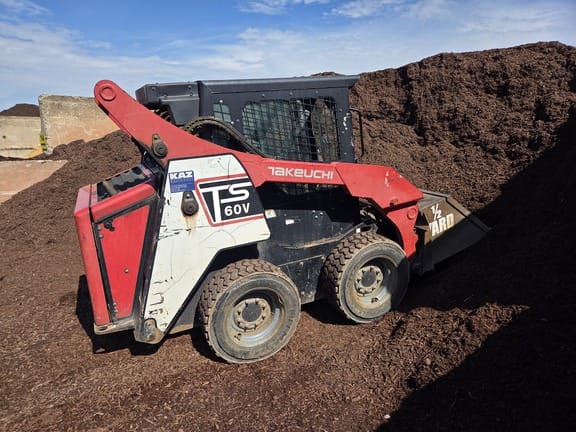 2019 Takeuchi TS60V Equipment Image0