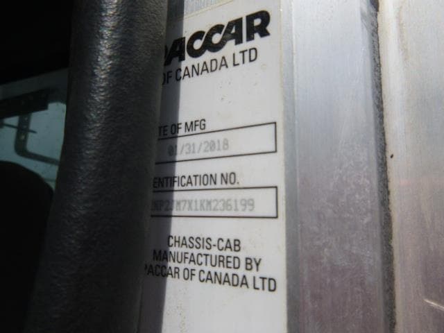 Image of Peterbilt 337 equipment image 4
