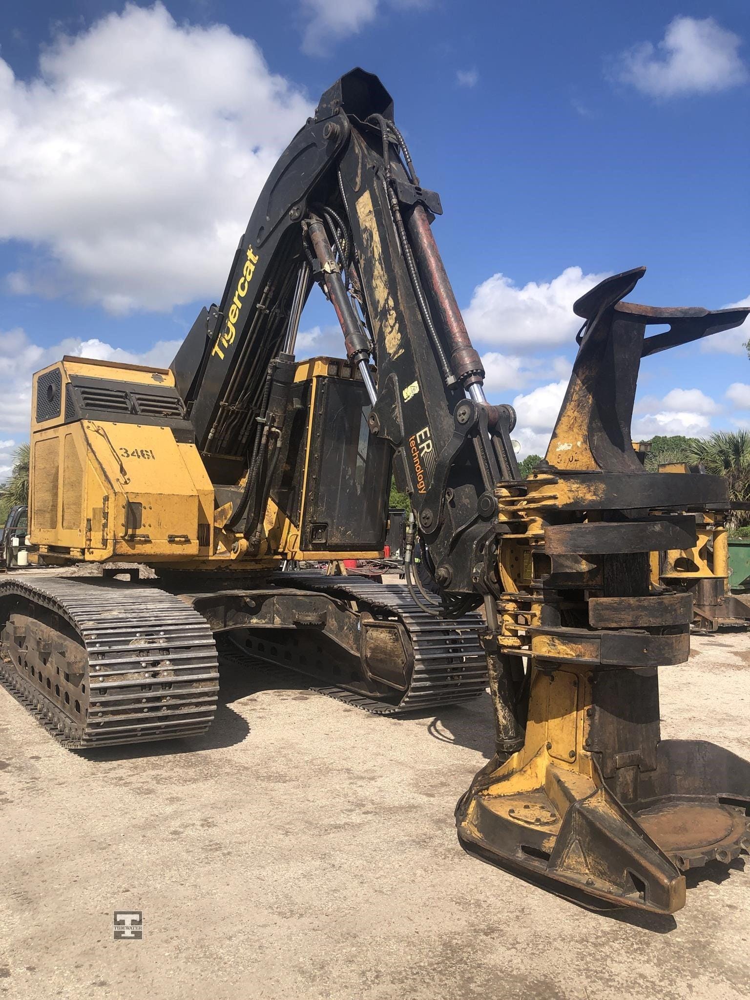 2019 Tigercat 822D Equipment Image0