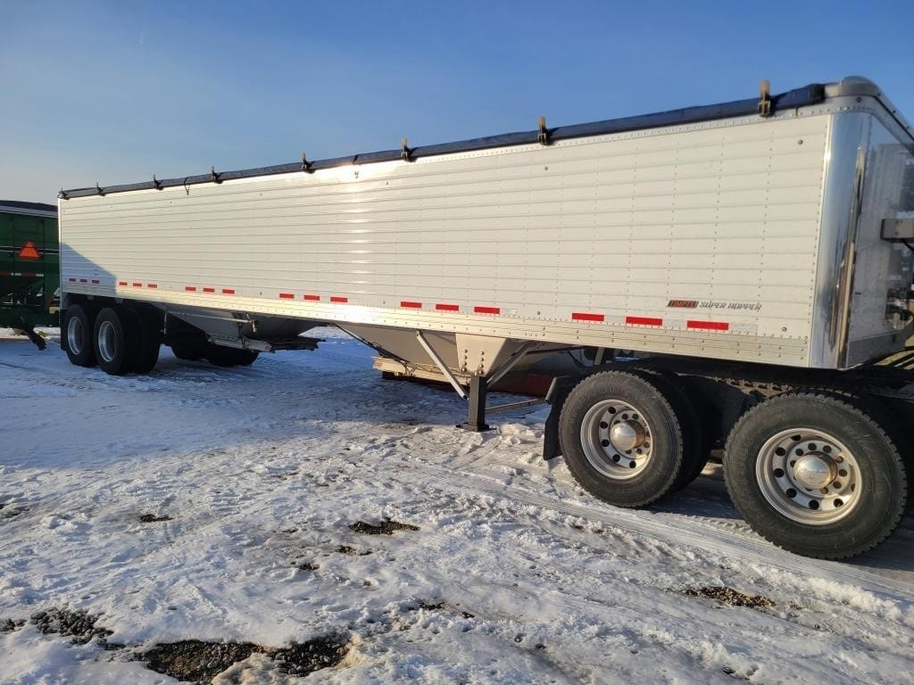 2019 Timpte Super Hopper Equipment Image0