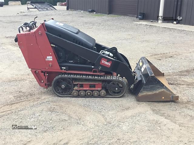 Image of Toro Dingo TX427 equipment image 1