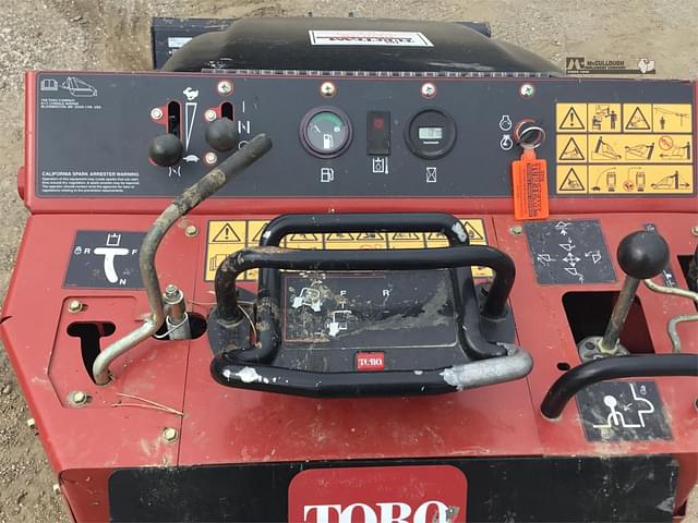 Image of Toro Dingo TX427 equipment image 4