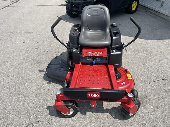 Image of Toro Timecutter SS4225 equipment image 2