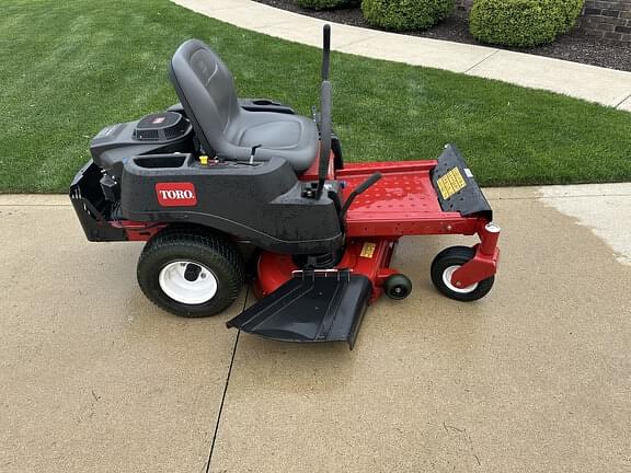 Image of Toro Timecutter SS4225 equipment image 2