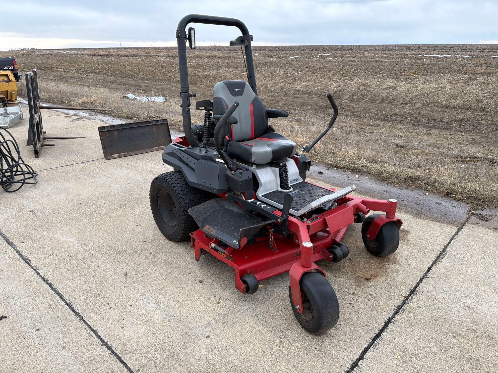 2019 Toro MyRide Equipment Image0