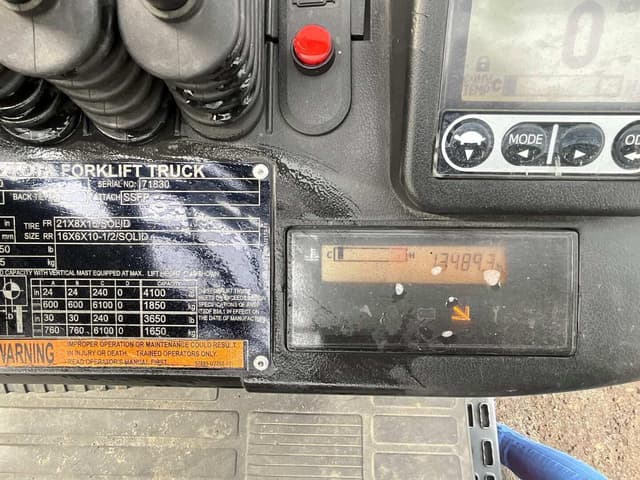 Image of Toyota 8FGCU30 equipment image 3