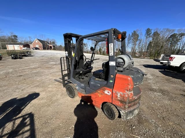 Image of Toyota 8FGCU30 equipment image 2