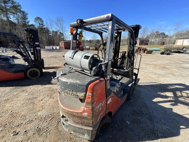 Image of Toyota 8FGCU30 equipment image 3