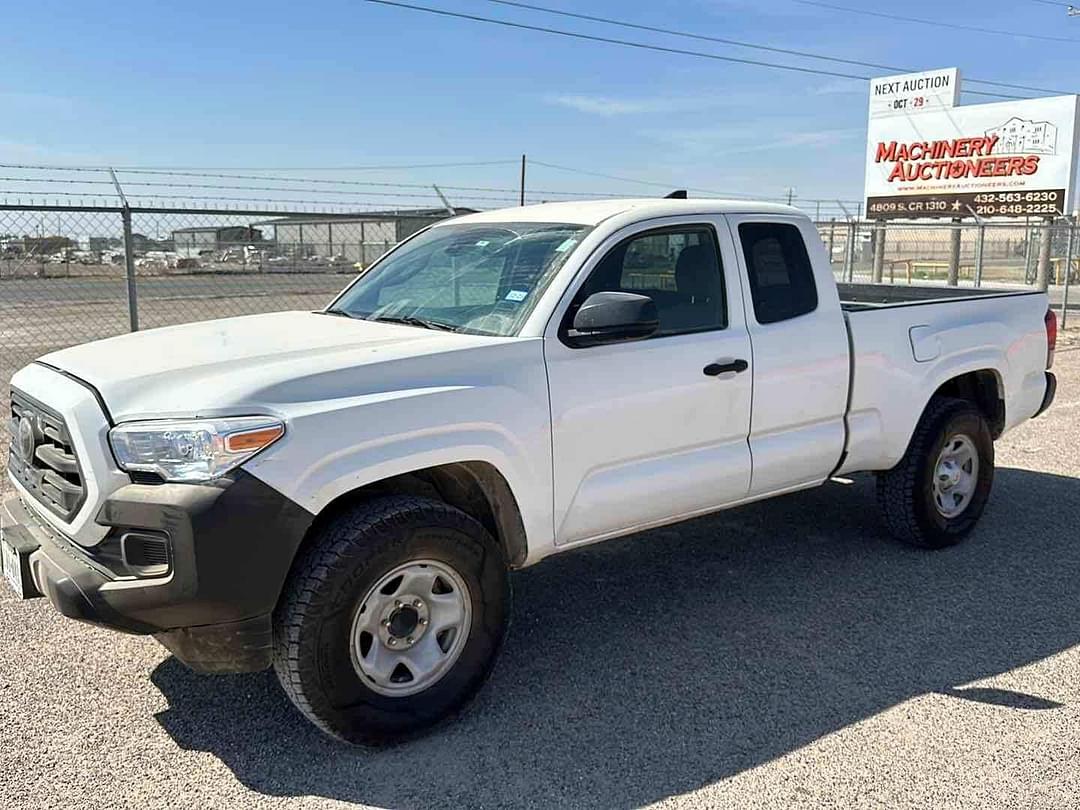 Image of Toyota Tacoma Primary image