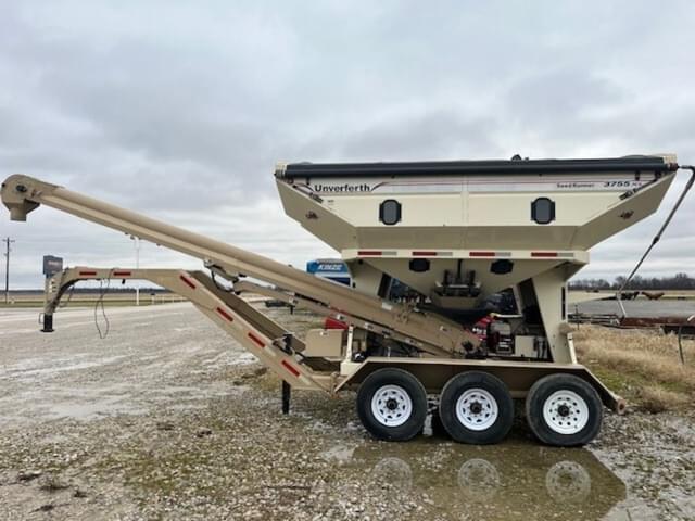 Image of Unverferth Seed Runner 3755XL equipment image 1