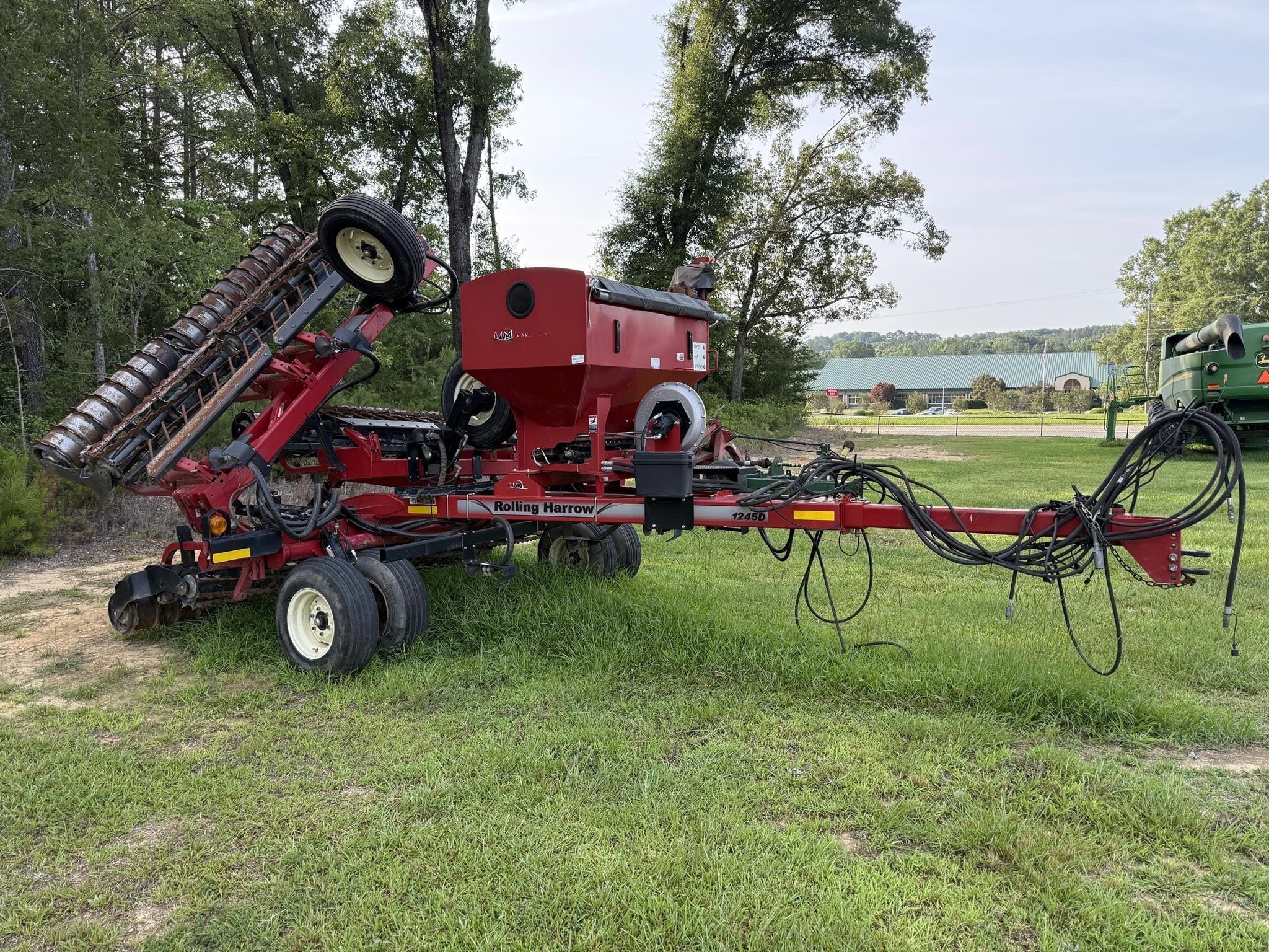 2019 Unverferth 1245D Equipment Image0