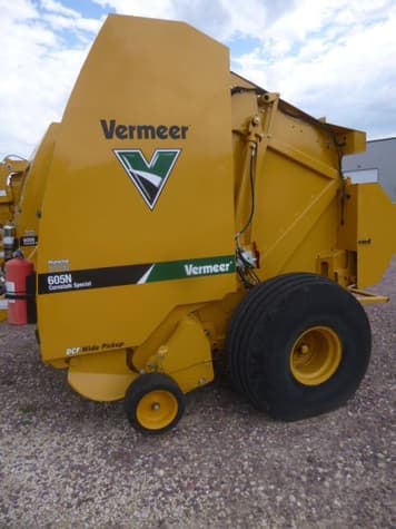 Main image Vermeer 605N Cornstalk Special