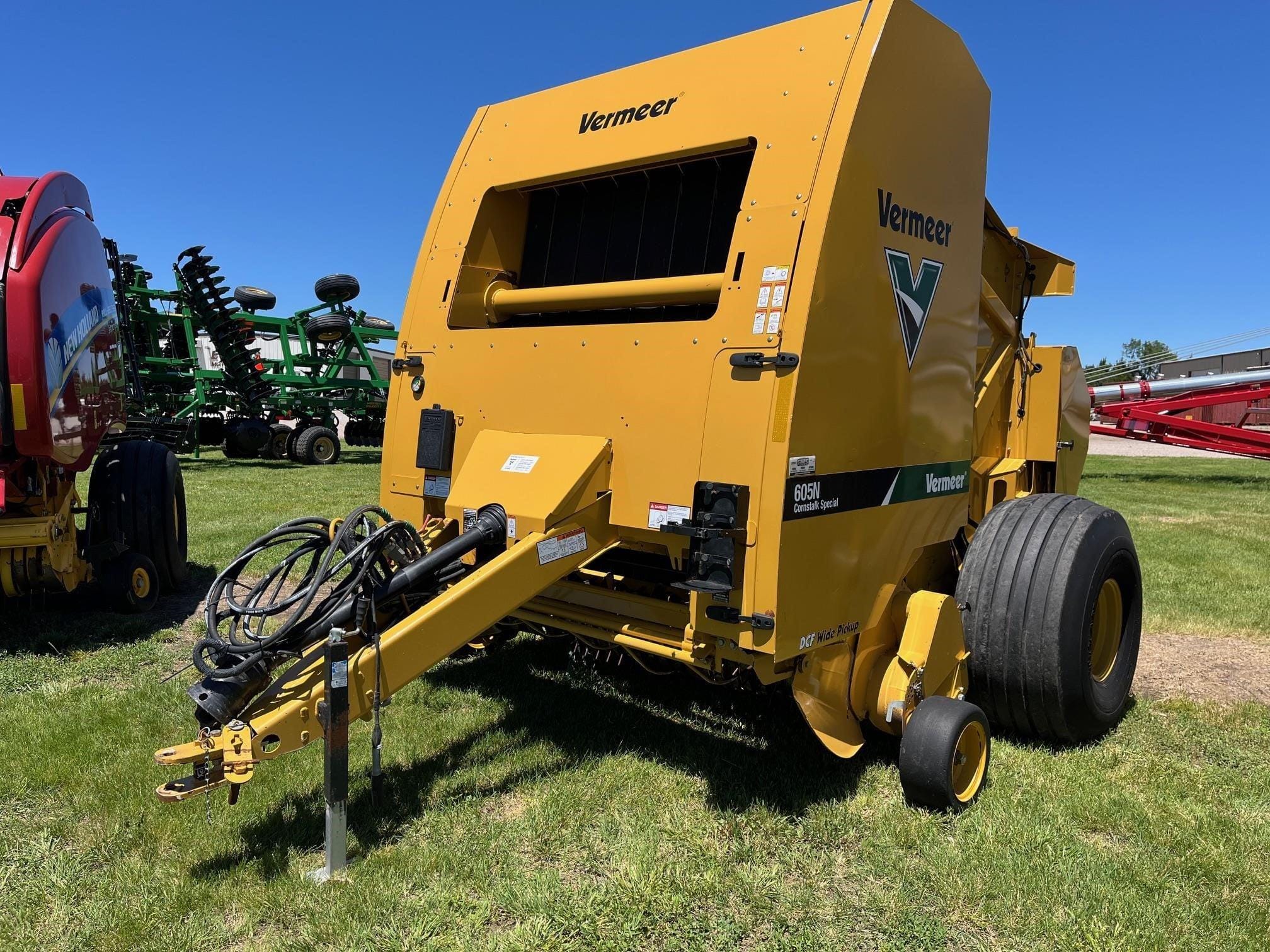 2019 Vermeer 605N Cornstalk Special Equipment Image0