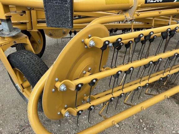 Image of Vermeer R2300 equipment image 2