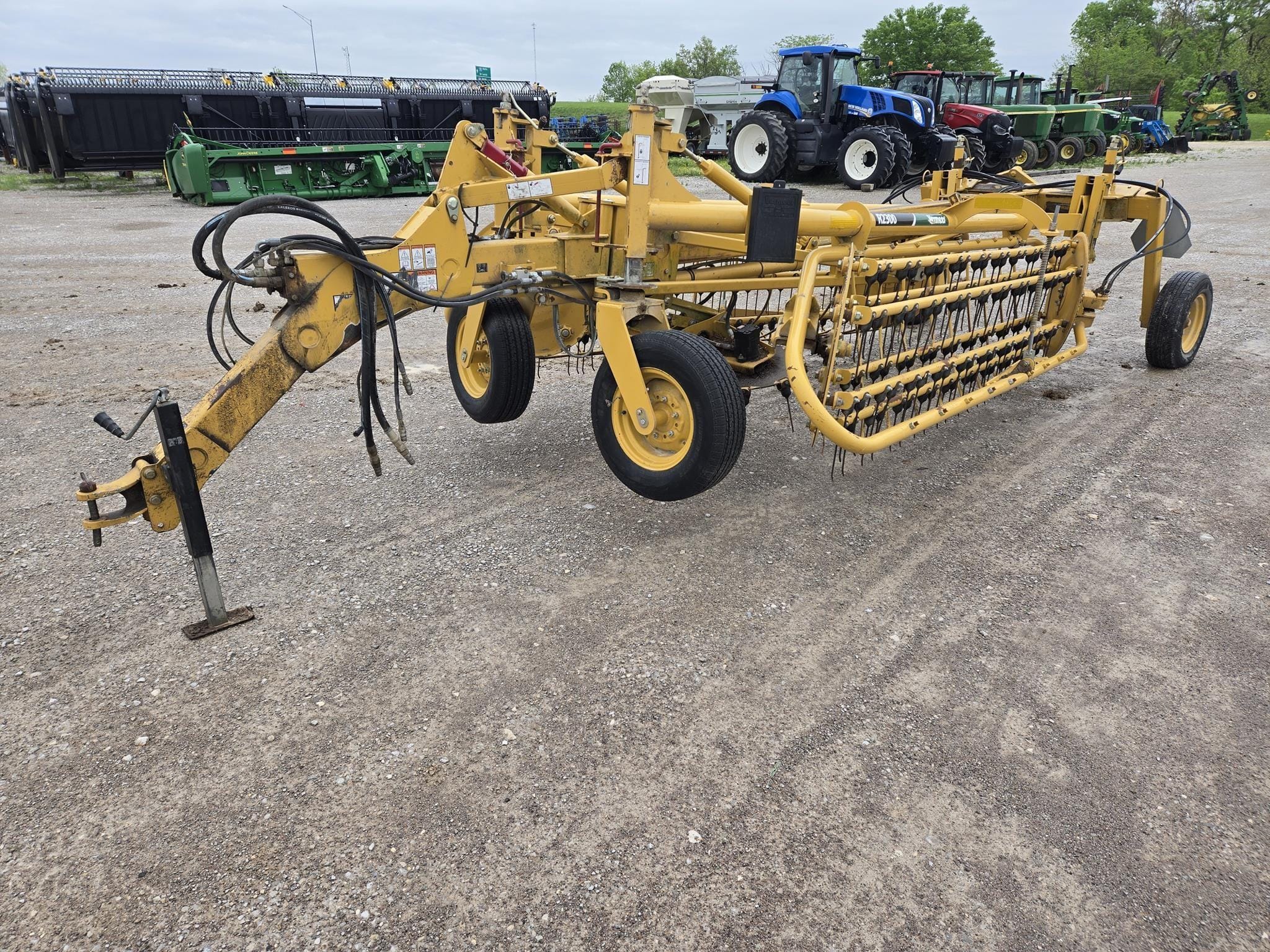 2019 Vermeer R2300 Equipment Image0