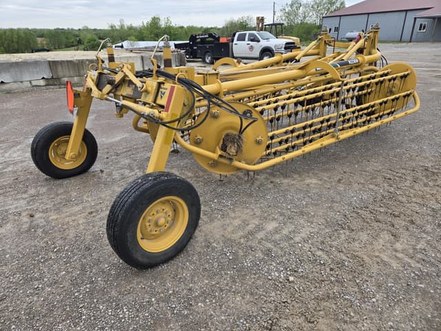 Image of Vermeer R2300 equipment image 2