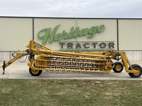 2019 Vermeer R2800 Equipment Image0