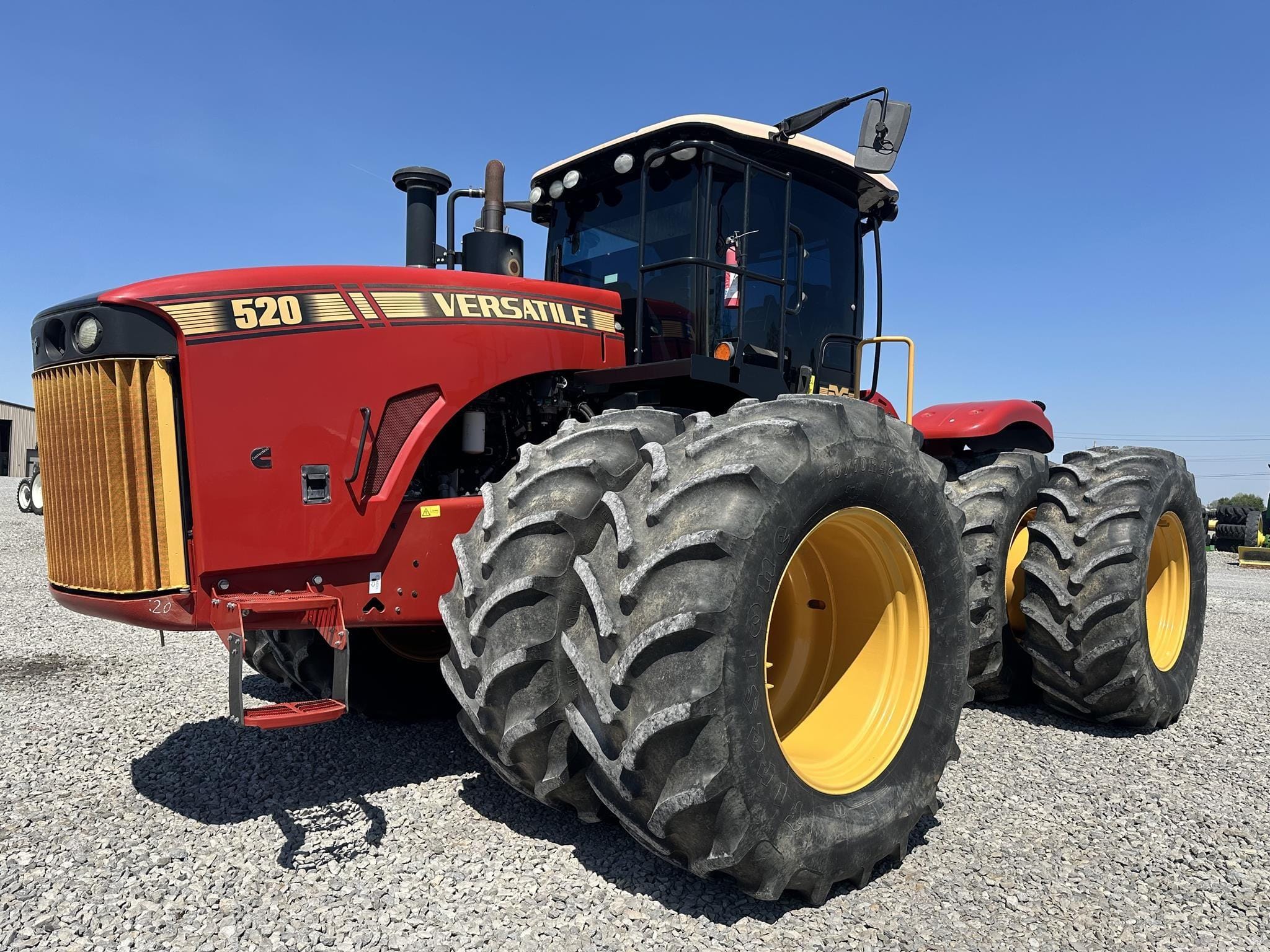 2019 Versatile 520 Equipment Image0
