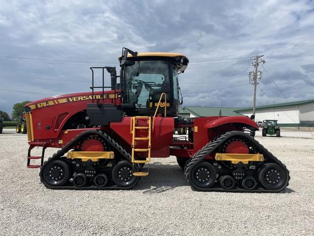 Image of Versatile 570DT equipment image 3