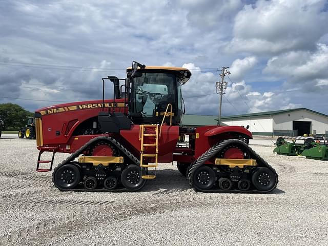 Image of Versatile 570DT equipment image 1