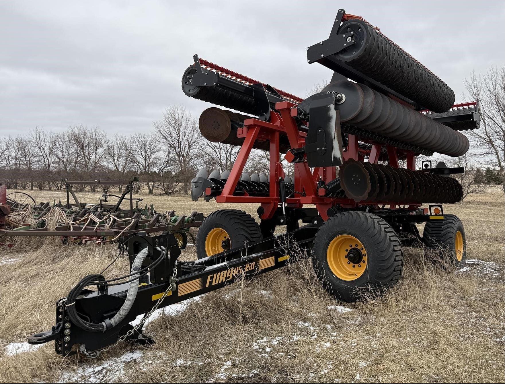 2019 Versatile Fury HS350 Equipment Image0