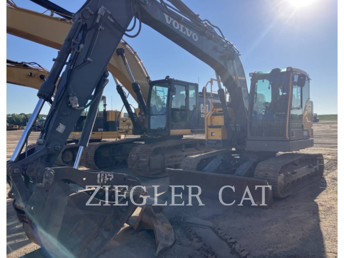 2019 Volvo ECR145EL Equipment Image0