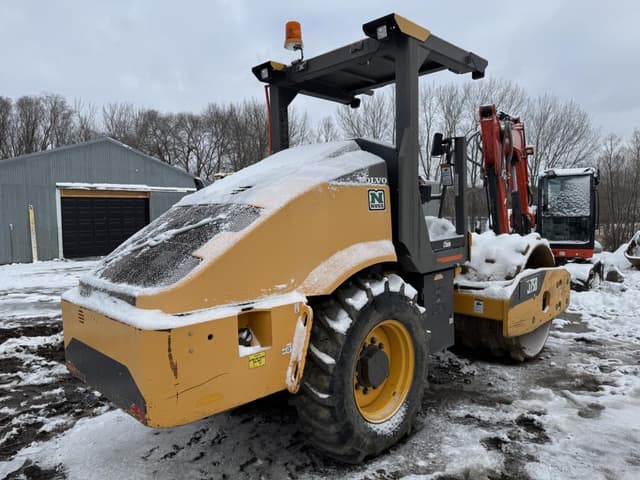 Image of Volvo SD75B equipment image 4