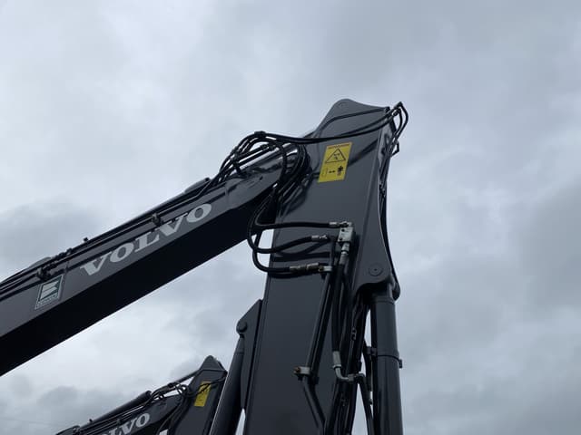 Image of Volvo EC140EL equipment image 4