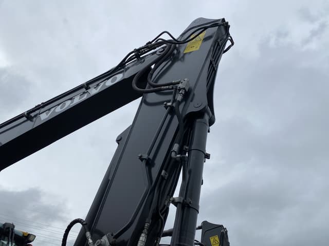 Image of Volvo EC140EL equipment image 4