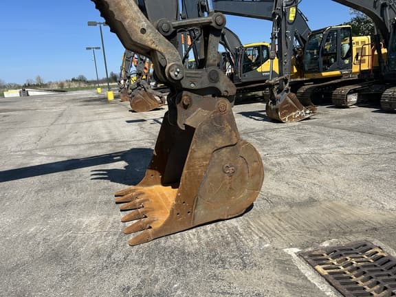 Image of Volvo EC200EL equipment image 4