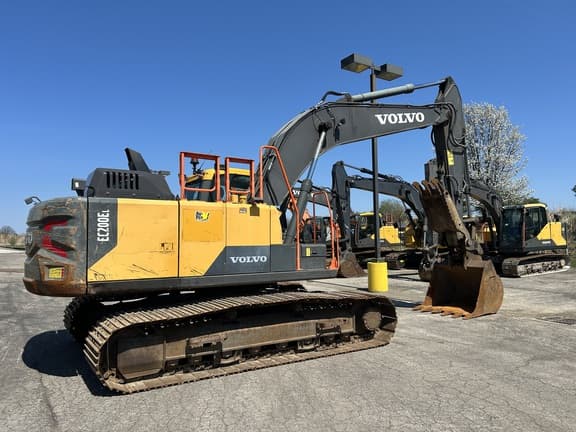 Image of Volvo EC200EL equipment image 2