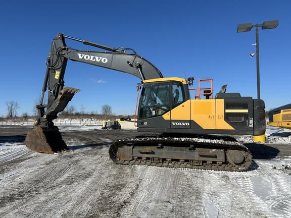 Image of Volvo EC200EL equipment image 1