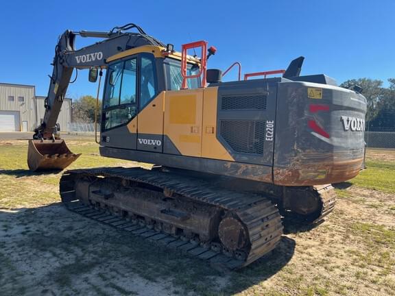 Image of Volvo EC220EL equipment image 2