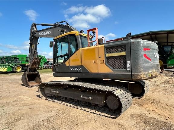 Image of Volvo EC220EL equipment image 3
