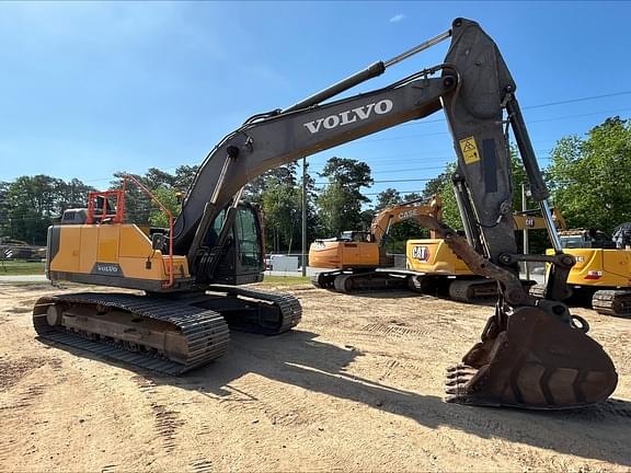 Image of Volvo EC220EL equipment image 1