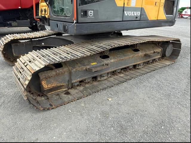 Image of Volvo EC220EL equipment image 3