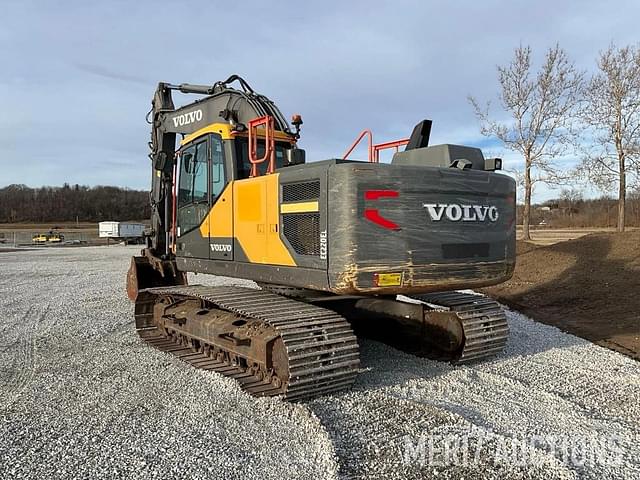 Image of Volvo EC220EL equipment image 2