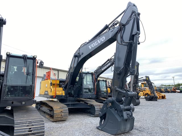 Image of Volvo EC250EL equipment image 3