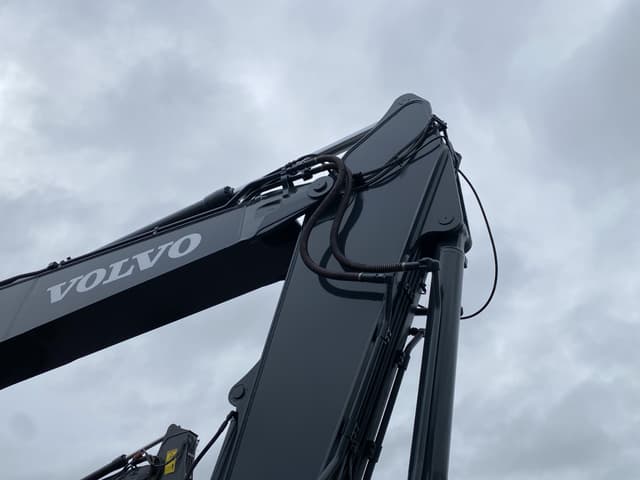 Image of Volvo EC250EL equipment image 4