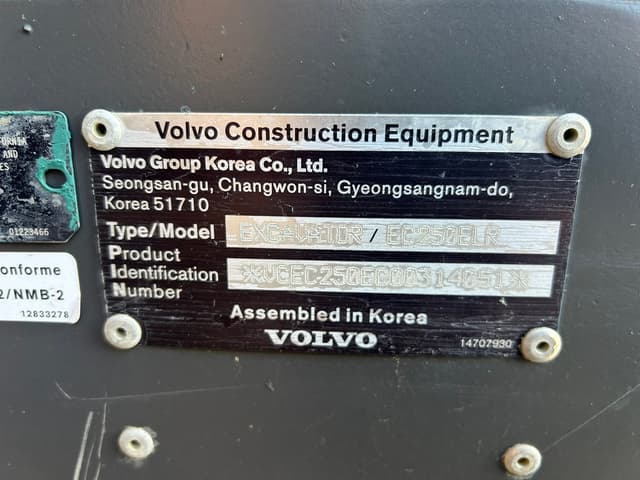 Image of Volvo EC250ELR equipment image 4