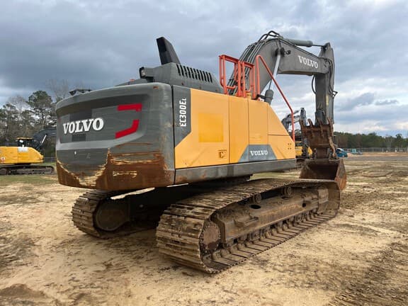 Image of Volvo EC300EL equipment image 2