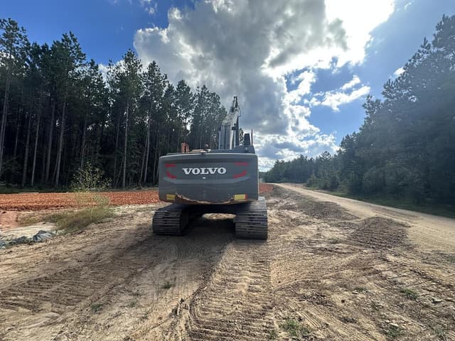 Image of Volvo EC300E-LR equipment image 3