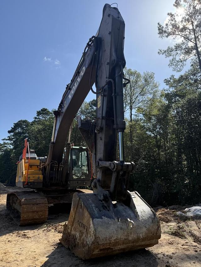 Image of Volvo EC350EL equipment image 3