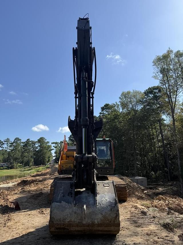 Image of Volvo EC350EL equipment image 4