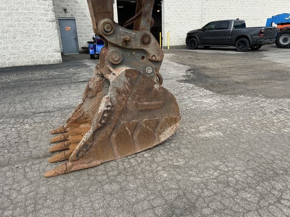 Image of Volvo ECR235EL equipment image 4