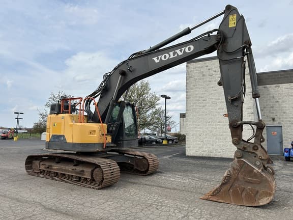 Image of Volvo ECR235EL equipment image 3