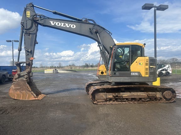 2019 Volvo ECR235EL Equipment Image0
