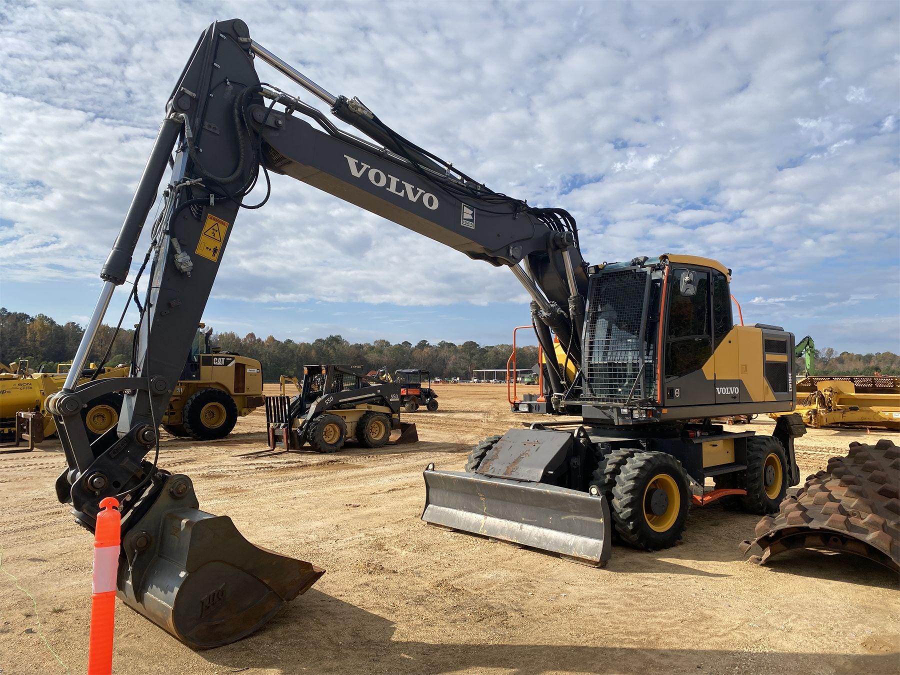 Main image Volvo EW180E